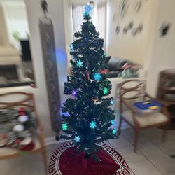 Free Artificial Christmas Tree