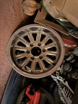 Toyota Tundra Rims!!! Shoot Me Offers No Low Balls Or Will Be Ignored!!!