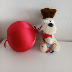 First come first pick up!
Rare Garfield year 1978 like New.
Only 20 dollars (sold for 99 dollars on Etsy).
And I gift a box gloves New never used!
Inc