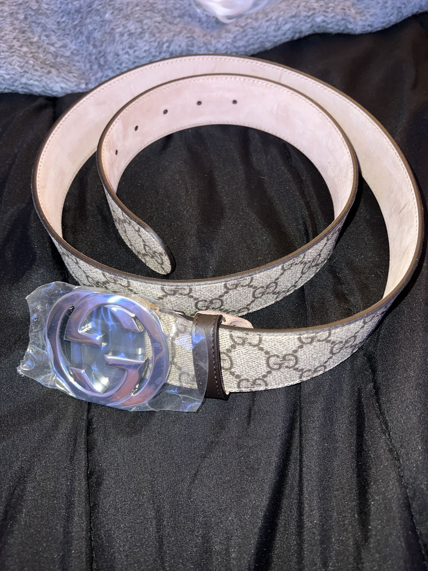 Gucci GG Supreme belt with G buckle