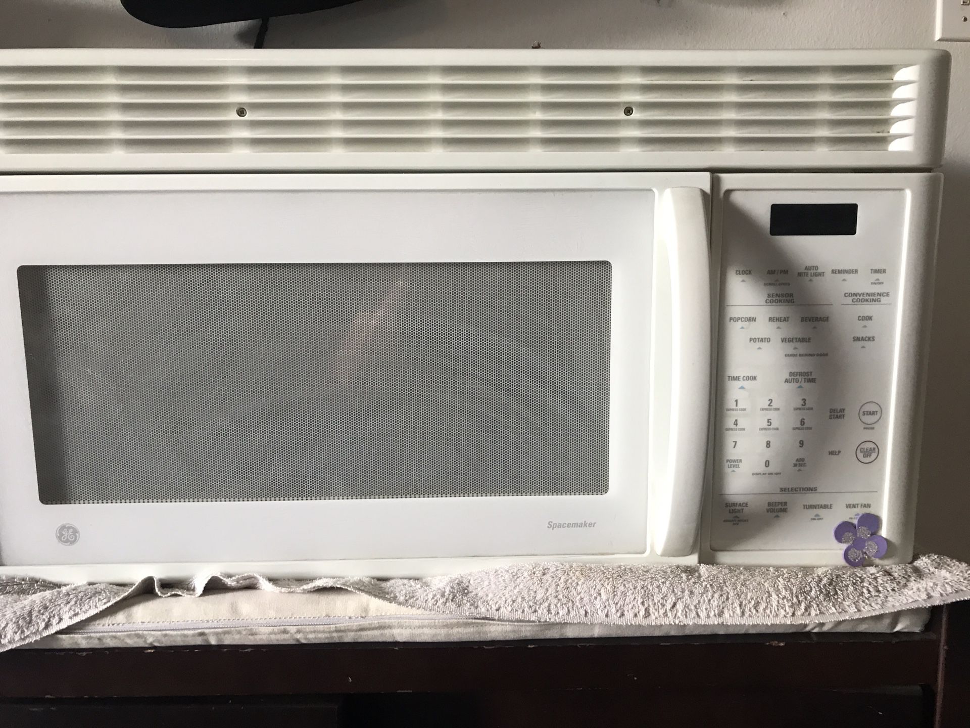GE microwave spacemaker under the counter