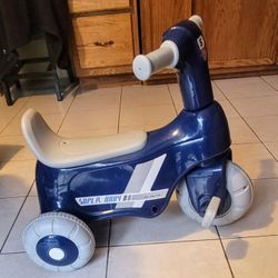 Toddler Electric Tricycle 2 Way Maneuverability Ride on Toys, Electric Motorcycle for Kids, 6V Rechargeable Battery Powered Electric or Pedal 