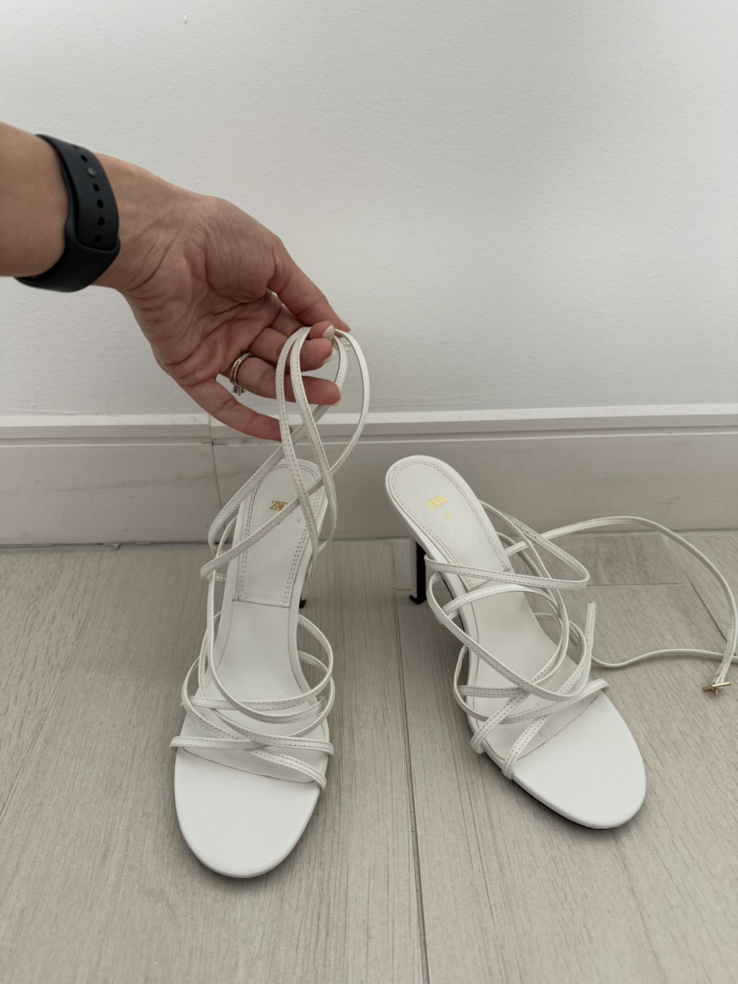 Sara Sandals For Women