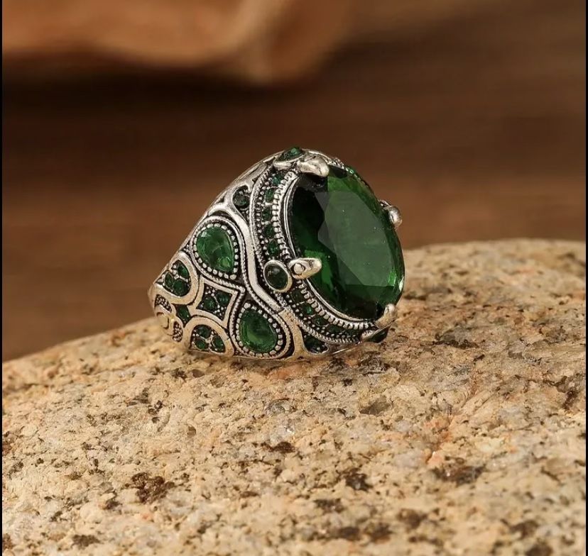 Luxurious Faux Silver Ring Green Gemstone Saphire Horse Eye Resin Size 10 - Tribal Jewelry Weddings - Rare Diamond Style For Bride Stylish Zirconia
