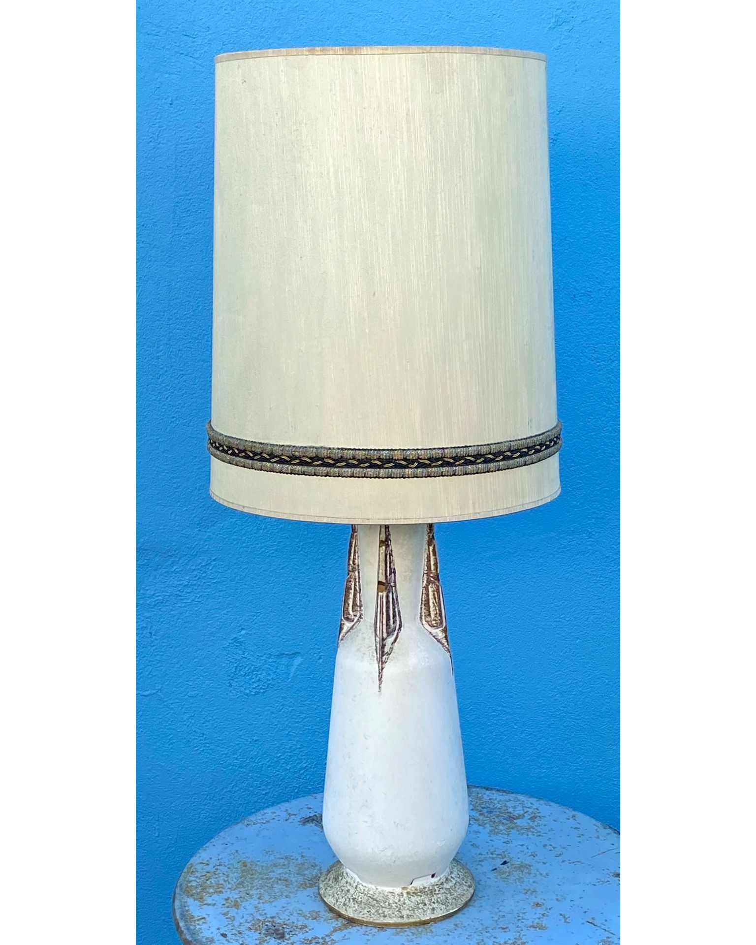 Mid century 'rocket' table lamp with vintage shade