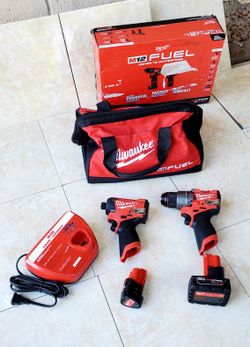 Milwaukee FUEL 12V Hammer Drill and Impact Driver Kit