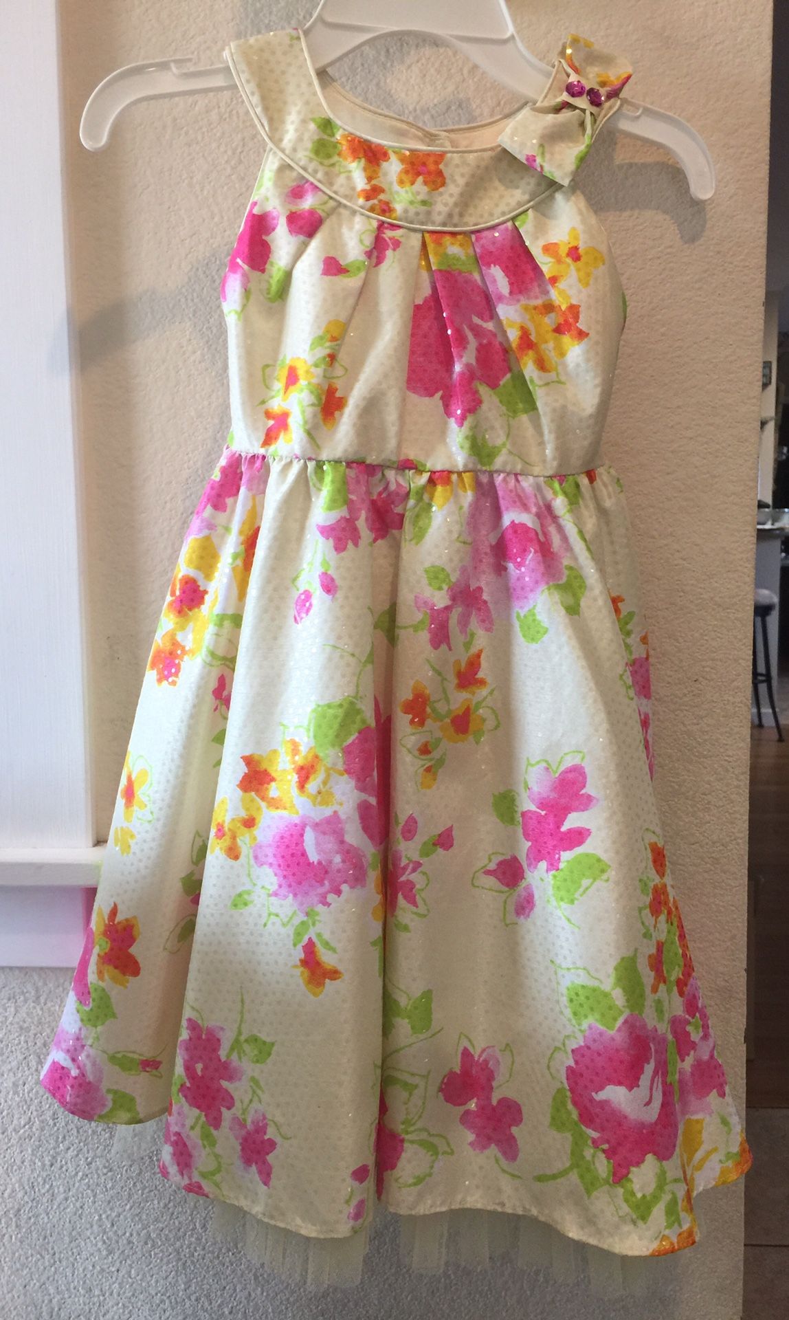 Beautiful little girls size 5 dress
