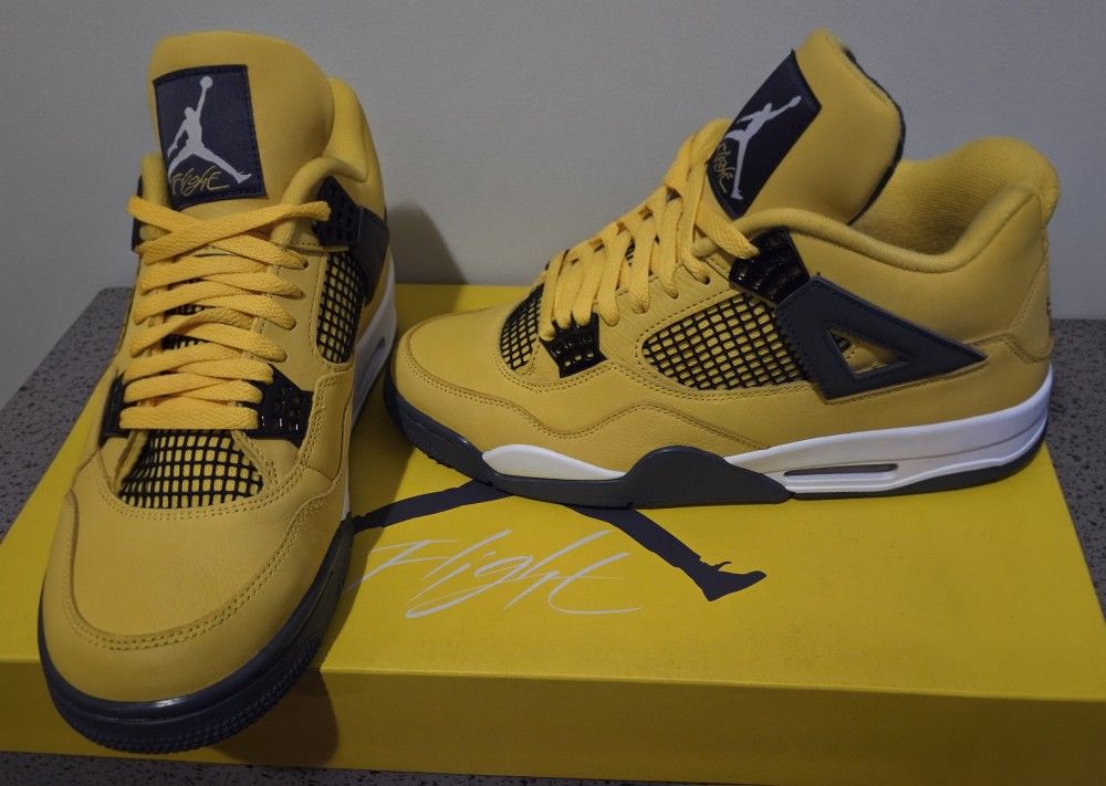 Jordan 4 Retro Lightning Size 10