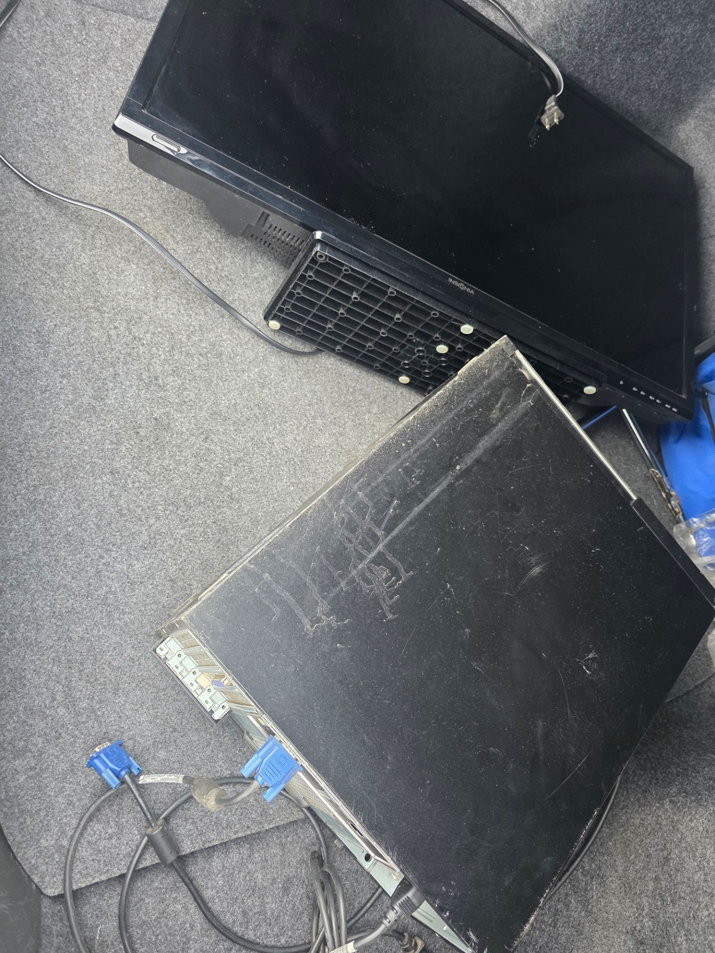 insignia tv 20 inch and computer for sale