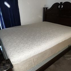 Queen Size MATRESS & BOX SPRING  PICK ONLY 