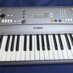 Yamaha YPT-310 61-Key Electronic Keyboard – Works Great