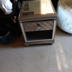 Side Table Mirrored