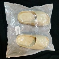 Flip Flops Size 4 