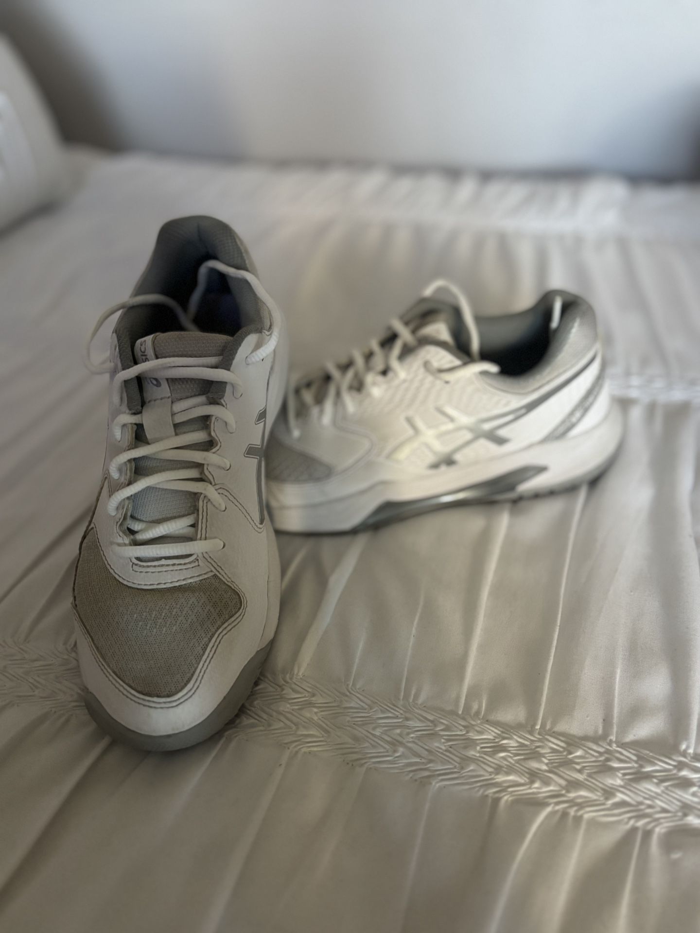 Volleyball Shoes (CASH ONLY)