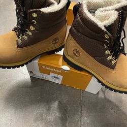 New men’s timberland boots, size 8