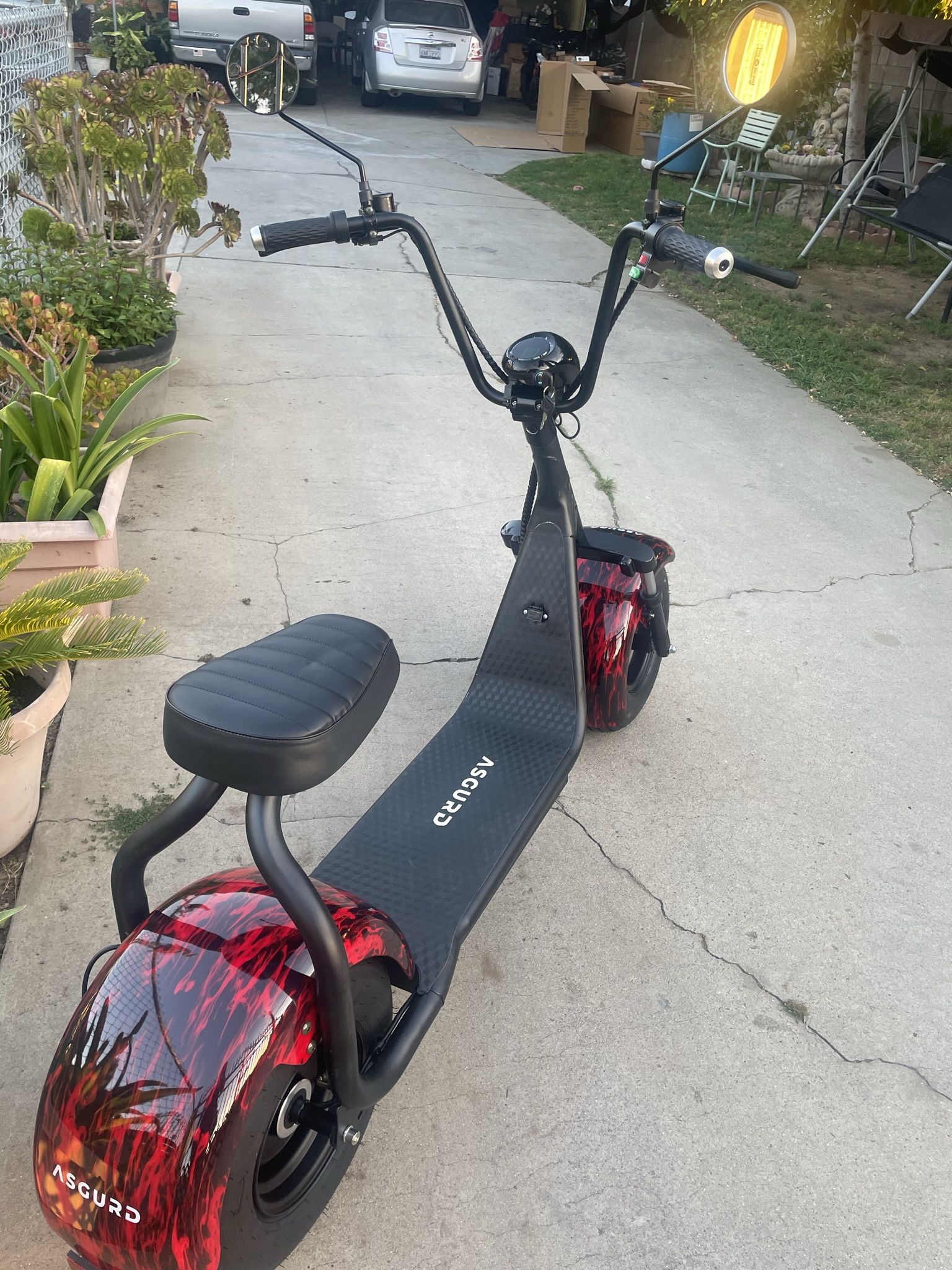 Brand NEW Custom Electric Scooter 2000watts 60Volts, Electric Bikes