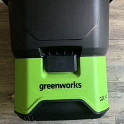 Greenworks Pressure Washer (GDC40) Battery Powered - Removable bucket & Accessories 