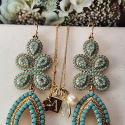 #2009, STELLA AND DOTS SET GORGEOUS EARRINGS 3" AND NECKLACES 18"
