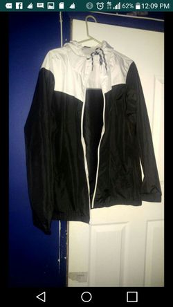 Zumiez wind breaker