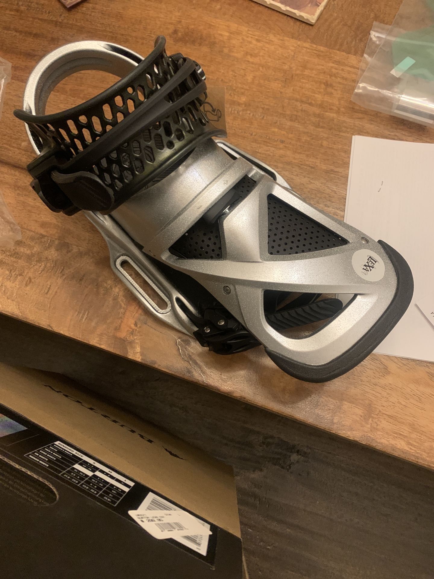 Women’s Burton Lexa EST Large Snowboard Bindings, NEW