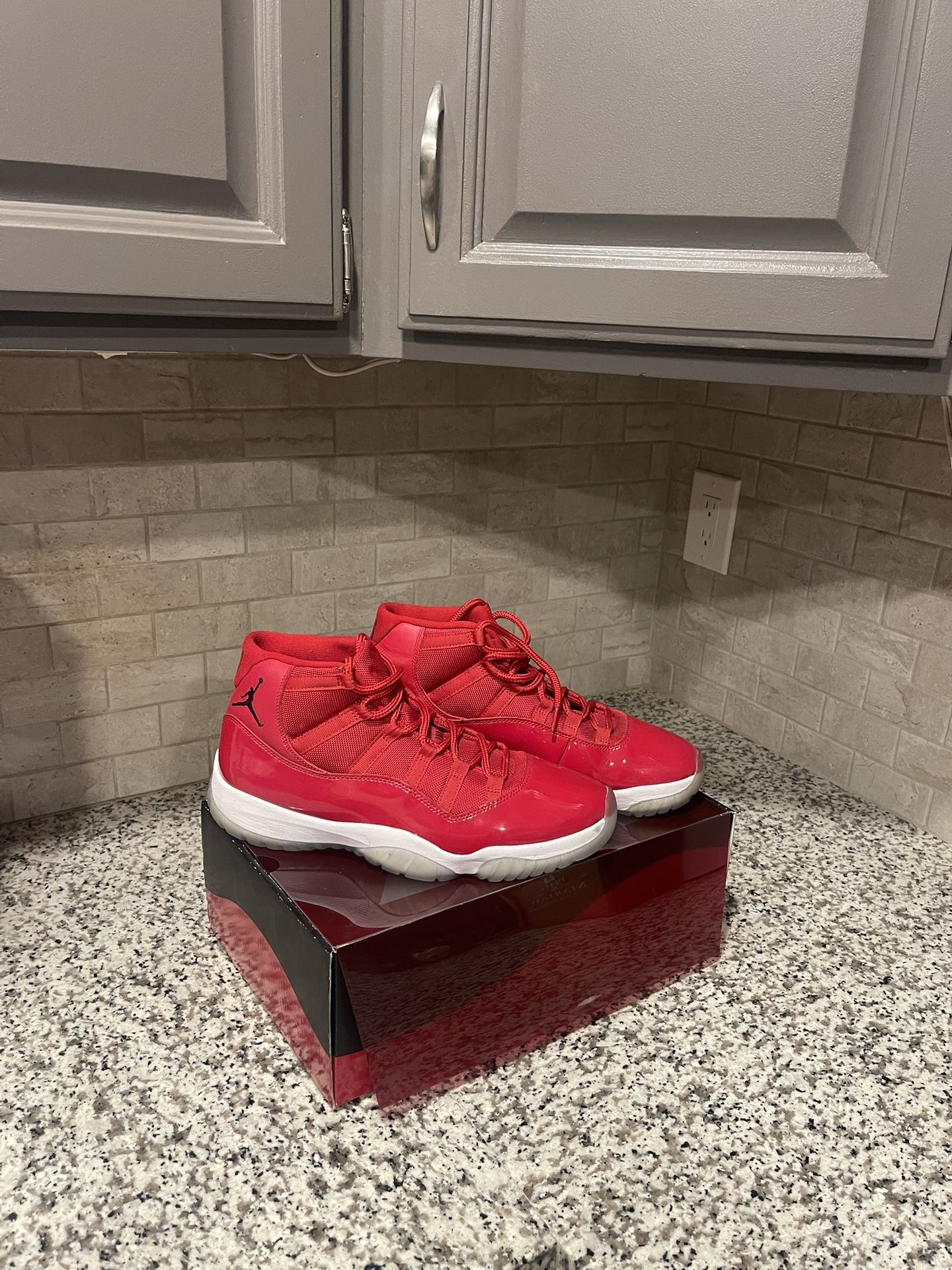 Men’s Air Jordan 11 Retro Size 11.5