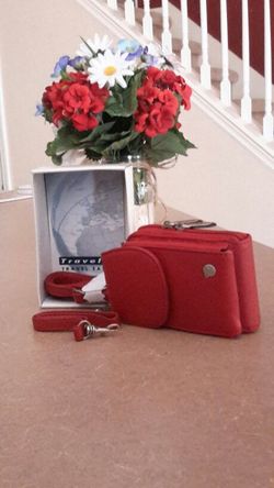 Travelon leather wallet