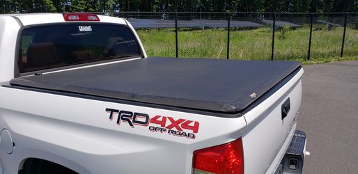 TONNO  HARD TRI FOLD. Toyota Crew MAX