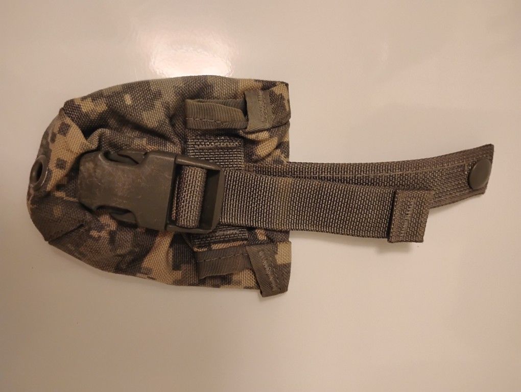 MOLLE II Flashbang Grenade Pouch