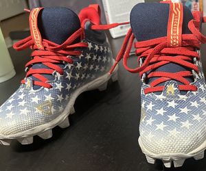 3Y UnderArmor Baseball Cleats