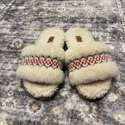 UGG women’s Slippers