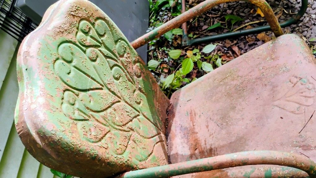 Antique Lawn Chairs 4