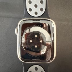 Apple Watch Series 8