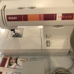 Pfaff Sewing Machine.   In Style Model 