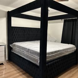 Brand New Elegant Tufted Queen Size Canopy Bed
