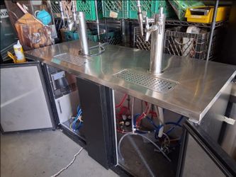 6 Tap Commercial Avantco Kegerator