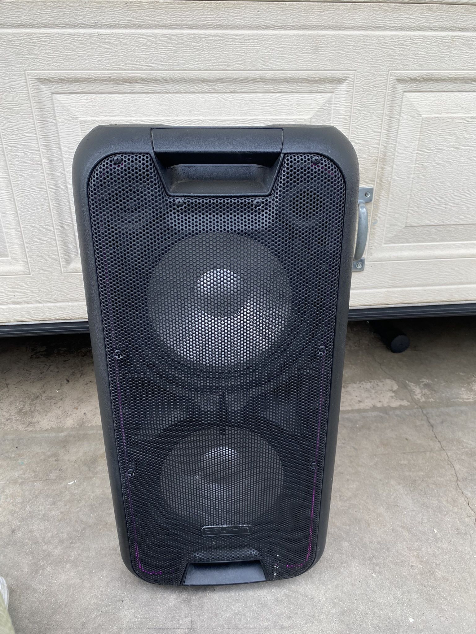 Speakers Bluetooth Speaker Dolphin Speaker Outdoor Speaker FM/AM Radio Speaker Portable Speaker MAKE AN OFFER!