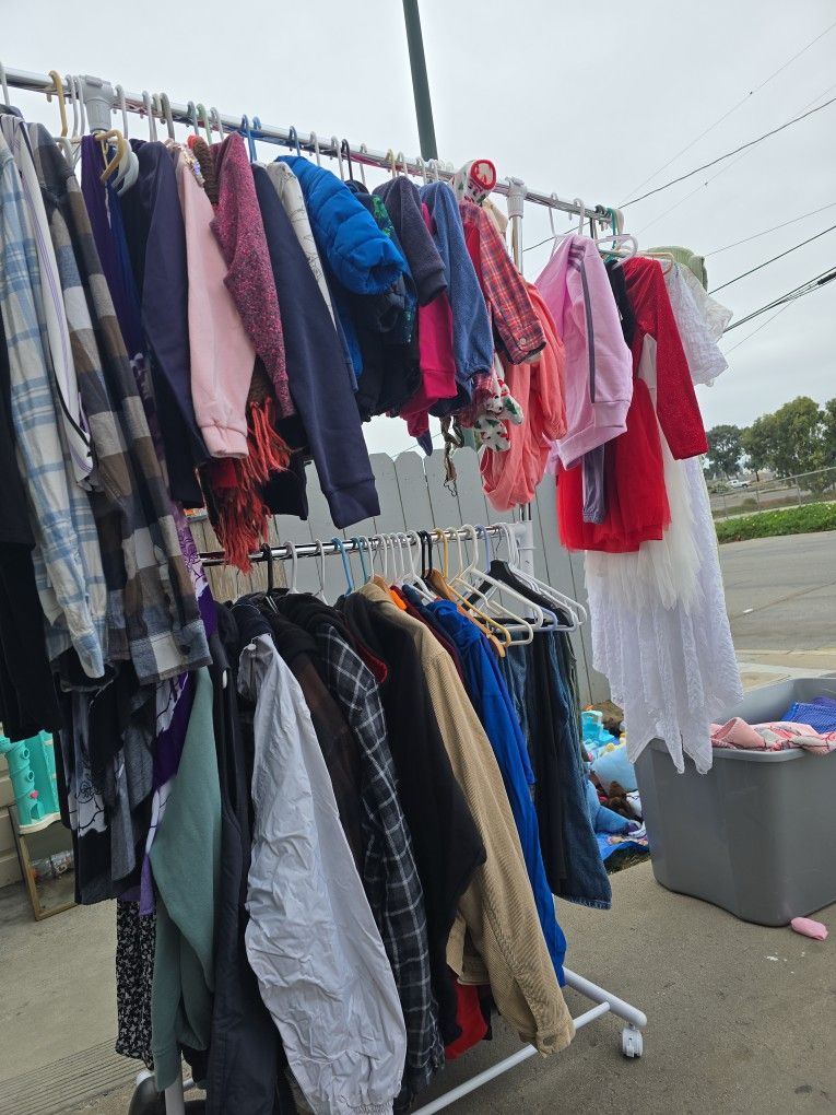 Yard Sale Viernes Y Sabado 32 S Madeira Ave Salinas