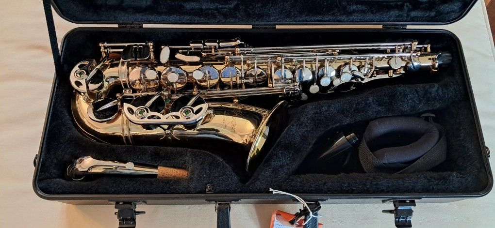 Selmer AS600 Aristocrat Student Model Alto Sax - Clear-Lacquered Brass