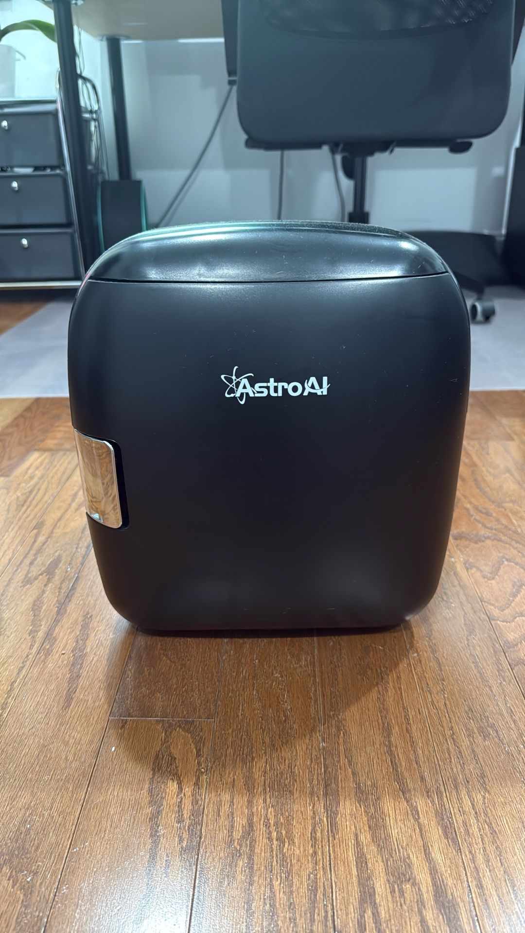 Mini fridge ASTRO AI