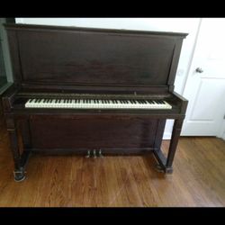 Antique VOSE & SONS Piano 
