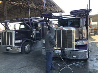 Truck Wash & Aluminum Polishing