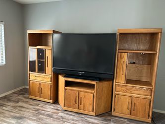 Entertainment center
