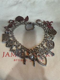 James Avery bracelete con 22 charms