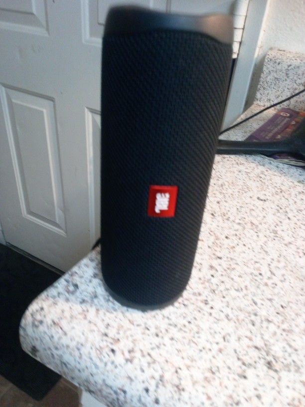 JBL Flip 5 Bluetooth Speaker Waterproof