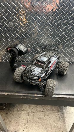X-Tmaga Hurricane 1:14 Scale 4x4 Off Road RC Truck Lit