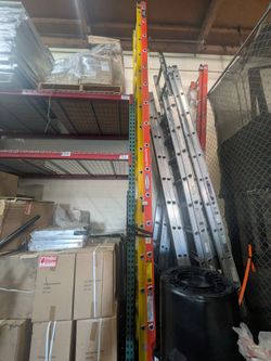 32 Ft Werner Fiber Glass Extension Ladder 