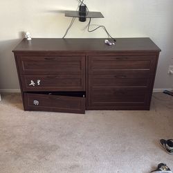 6 drawer dresser, free with pickup