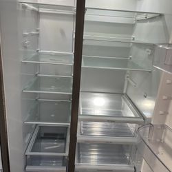 REFRIGERATOR 