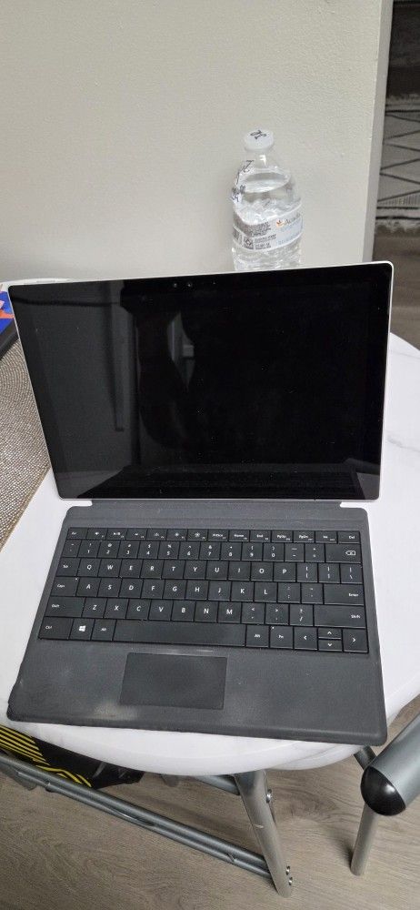Microsoft Windows Surface Tablet With Keyboard