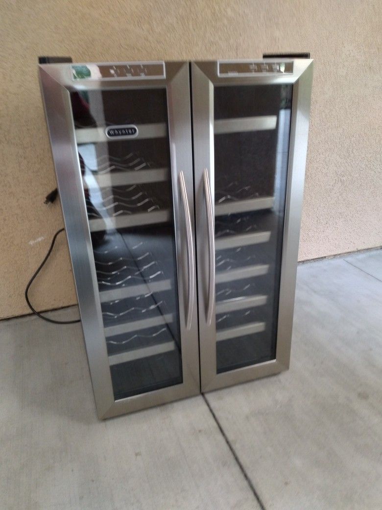 Whynter 32 Bottle Dual Zone Wine Cooler